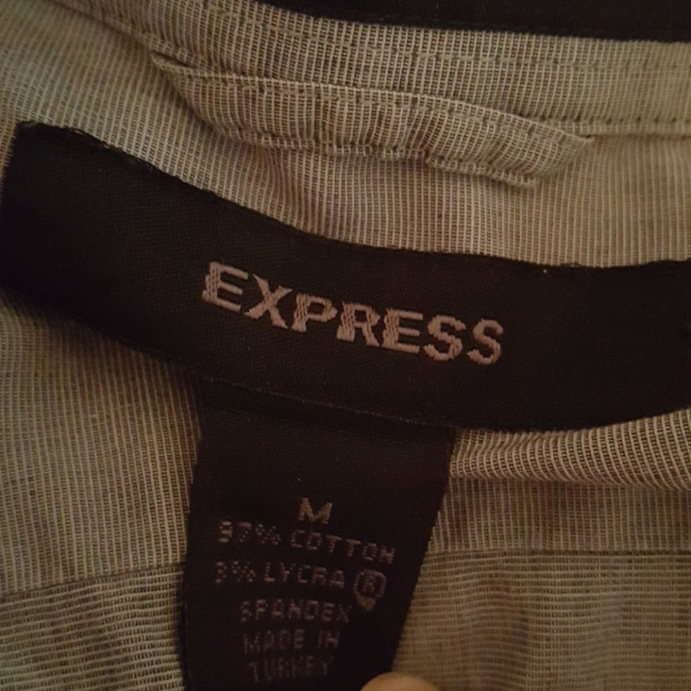 Button down - Picture 2 of 2